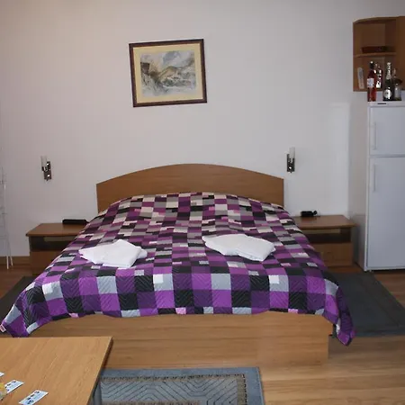 Moni Apartment *